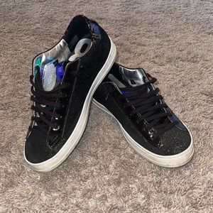 Like New P448 John Glitter Sneaker